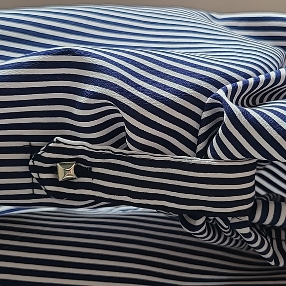 Top - Picture 3 of 3